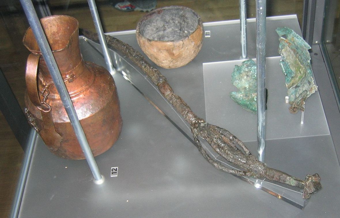 Image from Wikipedia: Information |Description=finds from the grave of a pagan priestess on Öland.  Credit: Berig